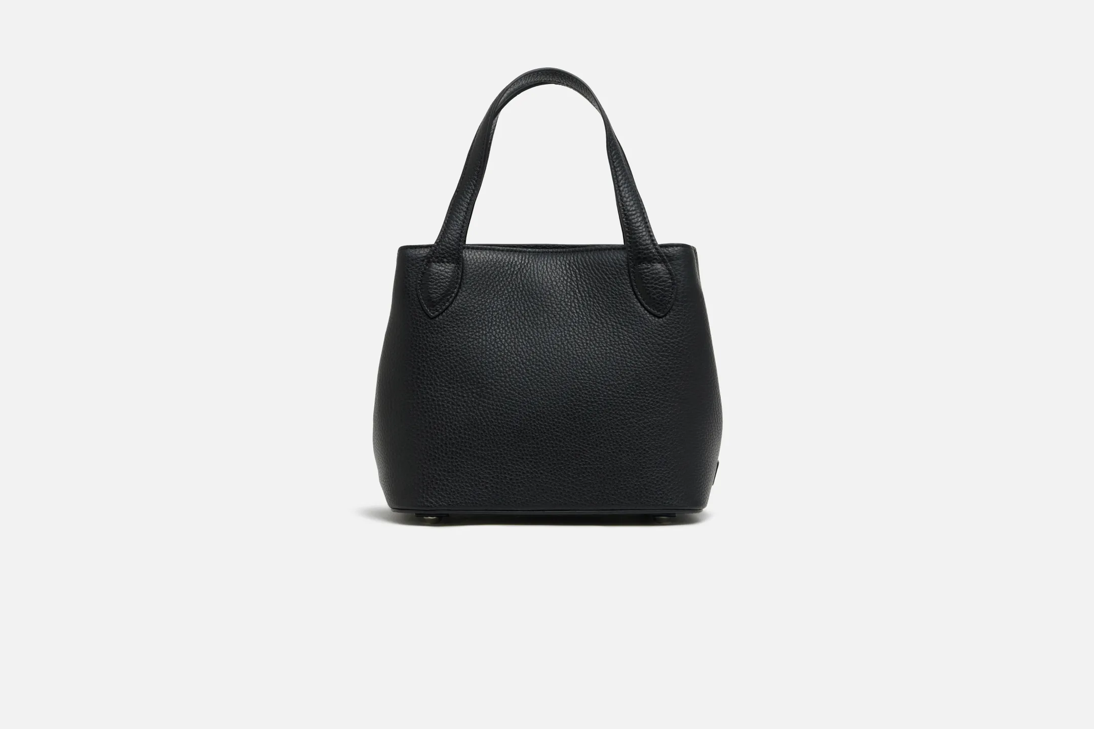 【美品】WAKO ボストン ハンドバッグ ブラック カデナ 自立 美品】WAKO ボストン ハンドバッグ ブラック カデナ 自立