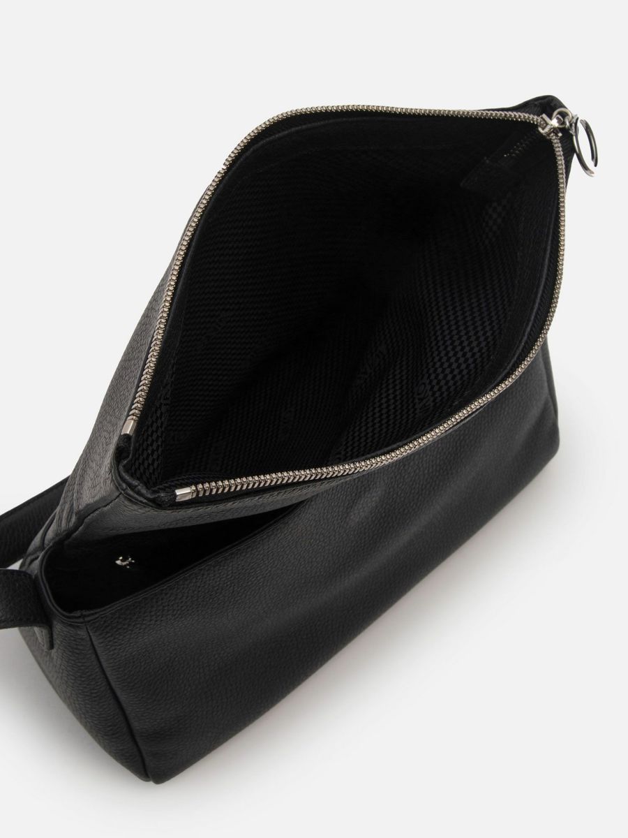 【美品✨】銀座 和光 アクセサリーポーチ チェーン ショルダーバッグ レザー 黒 NEW CLOSET ショルダーバッグ スモール ブラック |ショルダー