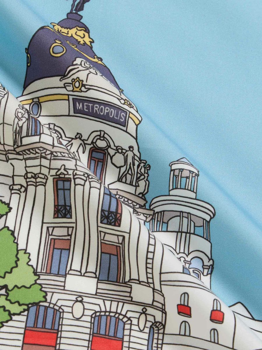 ディエッフェ・キンロック ハンカチ「Metropolis」 ライトブルー