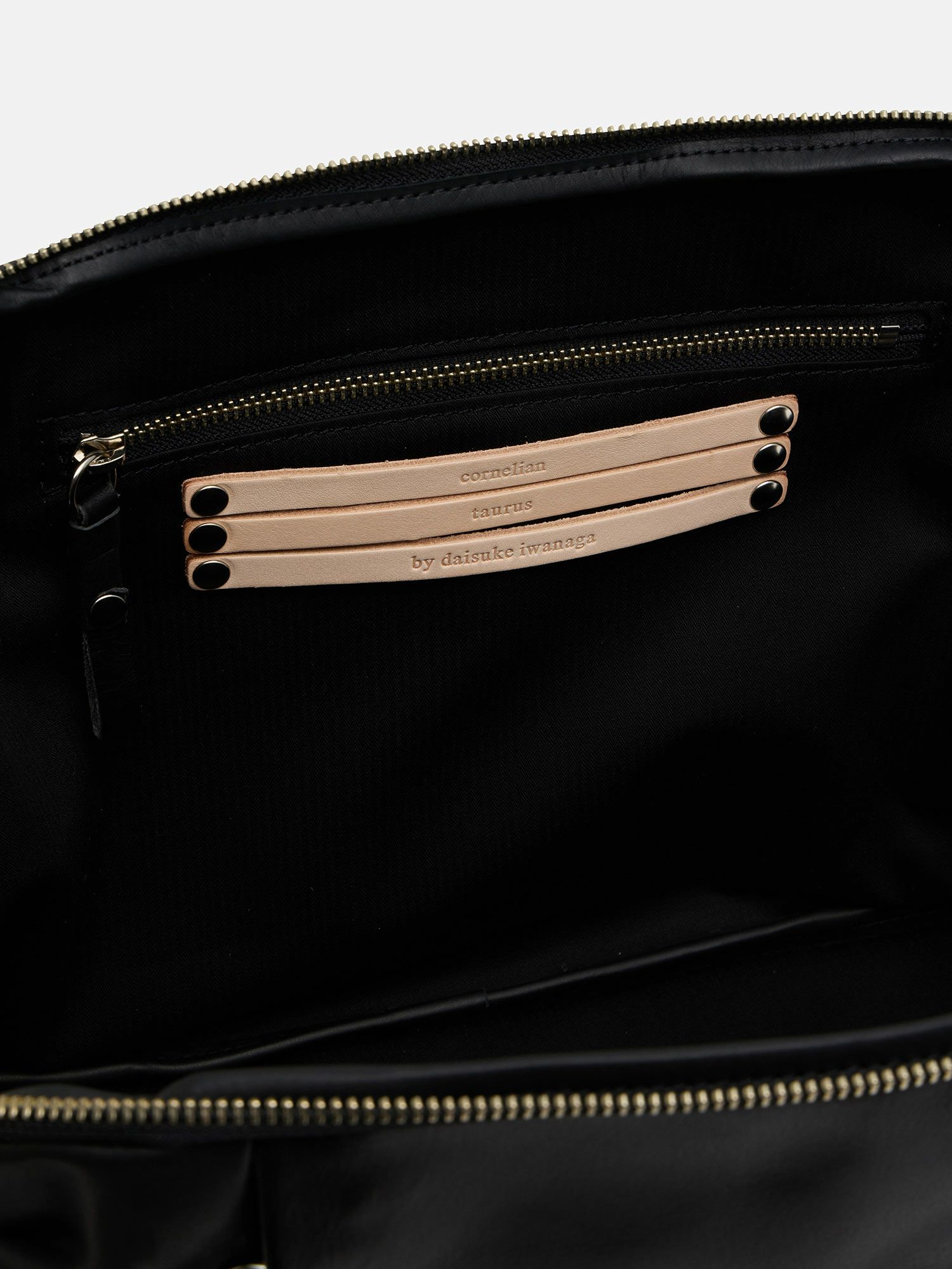 cornelian taurus by daisuke iwanaga long stone Small ブラック