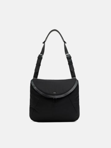 【極美品】VETEMENTS ヴェトモン ボディバッグ ブラック 長財布収納可 NEW CLOSET ショルダーバッグ スモール ブラック |ショルダー