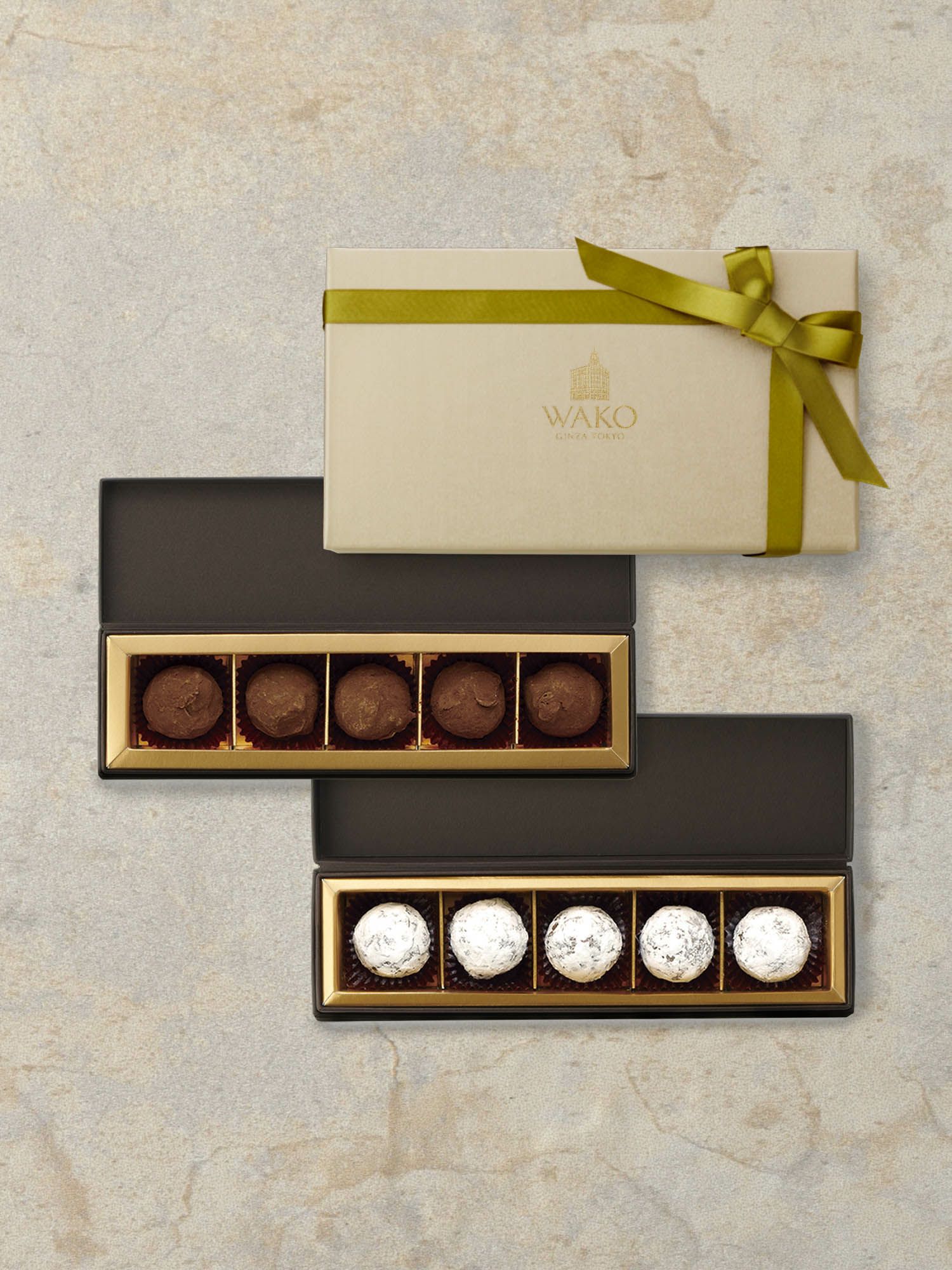 値下！銀座和光　WAKO 銀細工おしぼりトレイハンドタオルセット５客未使用超美品 銀座和光 WAKO 銀細工 おしぼりトレイとハンドタオルセット5客 未使用